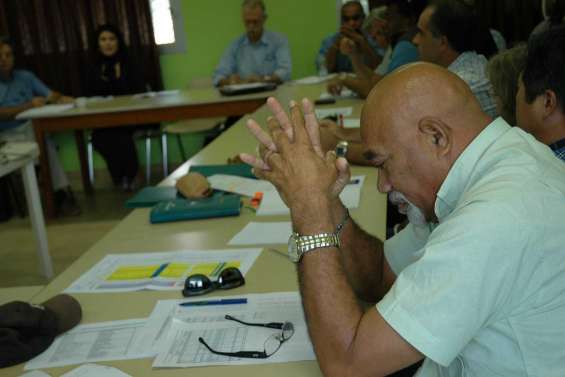 Une vague de démobilisation déferle sur Vavouto