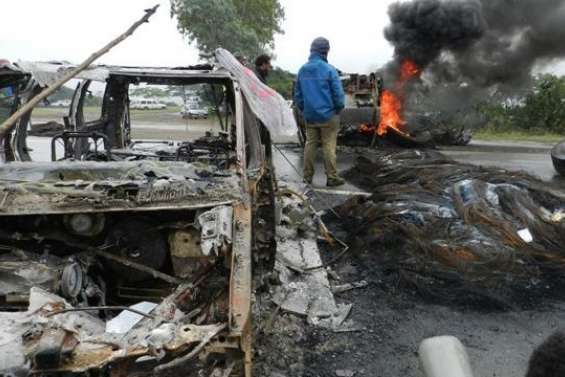 Les négociations s'éternisent mais les blocages s'intensifient