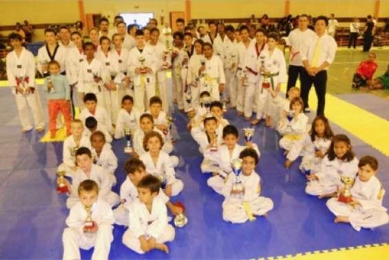 Tous réunis sur le tatami