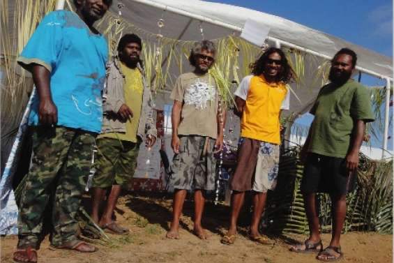 Iaai se jette à l'eau