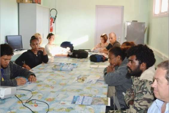 KNS informe et recrute