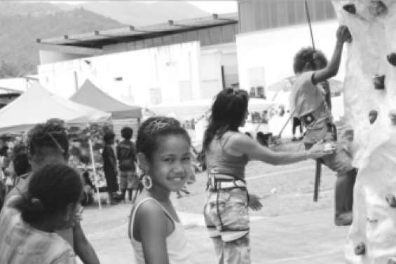 La fête se prépare à Jacarandas