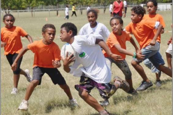 Rugby et frisbeeau stade