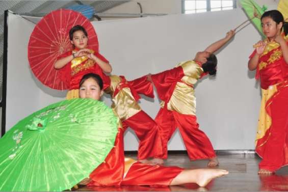 La foule au Vieux village