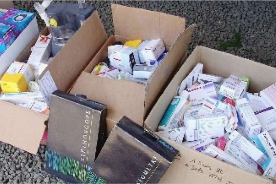 Des médicaments à la mer