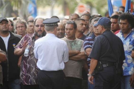 Réveil surprise au gouvernement [+vidéos]
