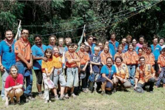 Un camp en pleine verdure