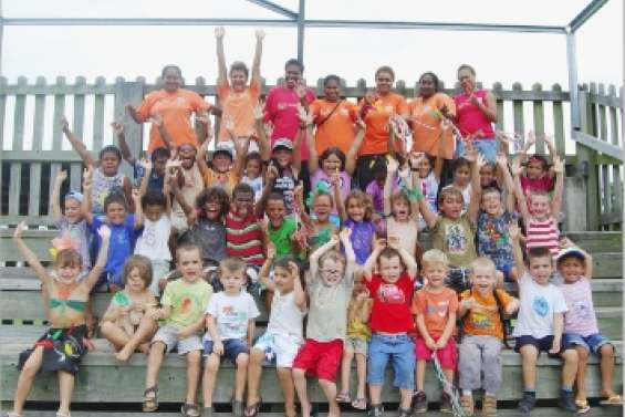 Des petits naufragés sur le champ de foire