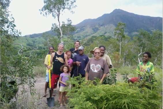 Des arbres et de l'eau