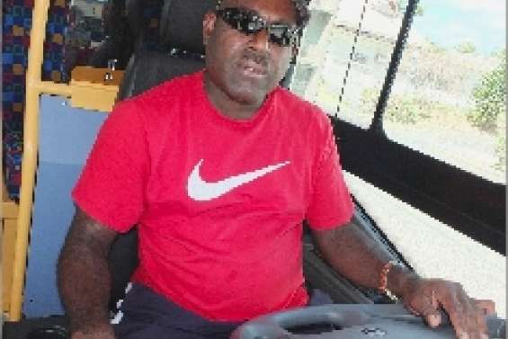 Antoine Hanye sur les routes de Lifou