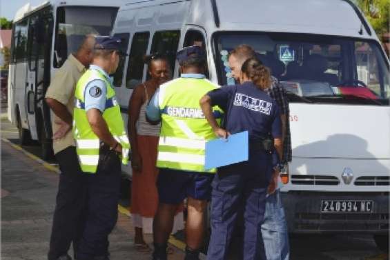 Un bus scolaire immobilisé