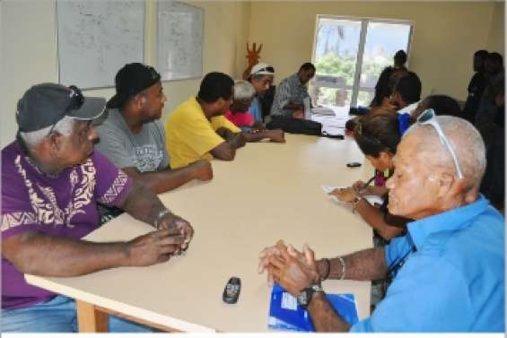 Les coutumiers veulent être associés