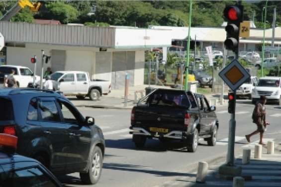 La commune voit rouge