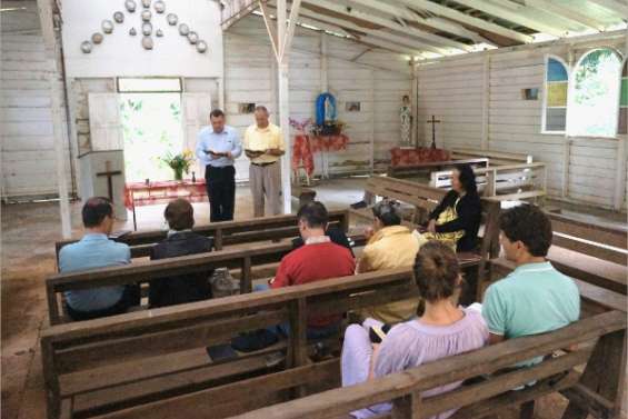 Priez qu'elle ne s'écroule pas