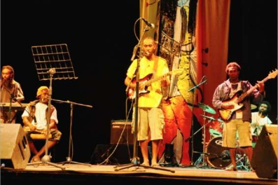 Sous les projecteurs