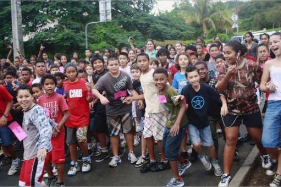 Le collège court à Katiramona