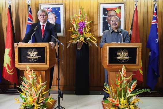 Canberra monte au créneau