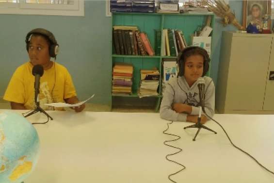 Les élèves sur les ondes