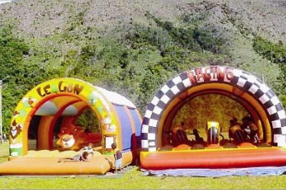 Châteaux gonflables et escalade