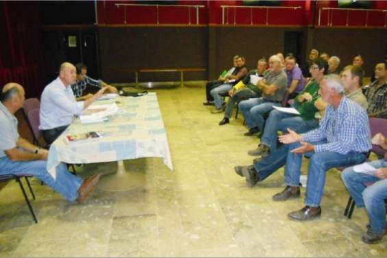 Des éleveurs sur les dents