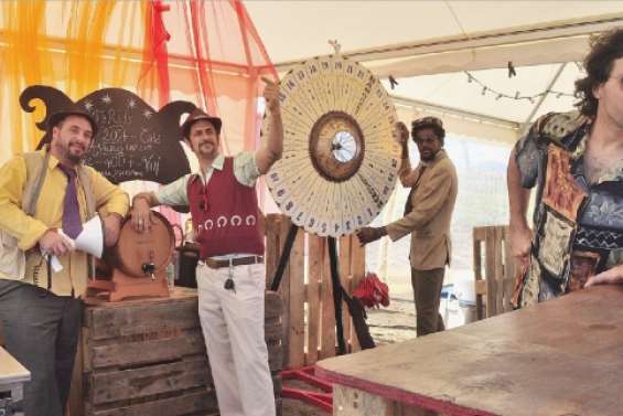 Un village un peu dingue