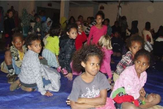 Les petits se font une toile