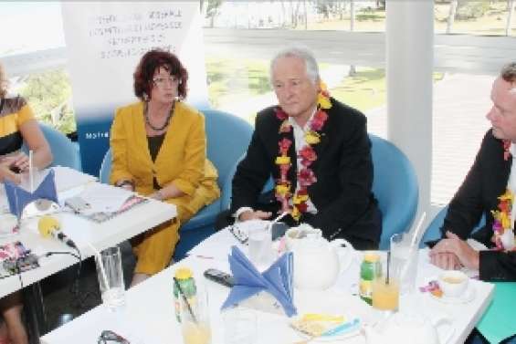 Délégations de Paris et de Tahiti réunies