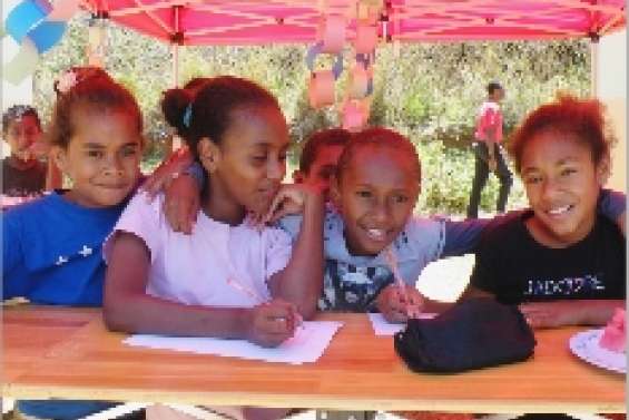 Petites ventes  pour grand voyage