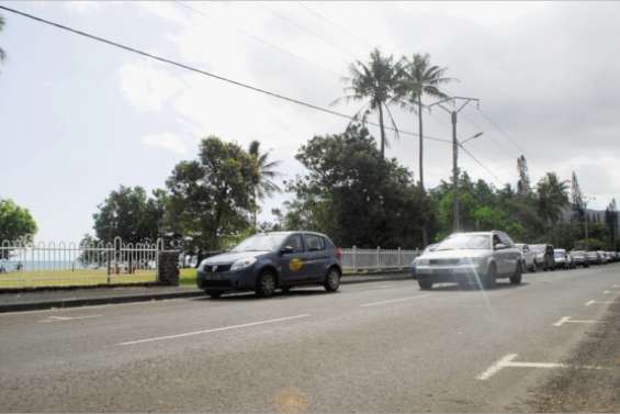 La plage gagne sur la route