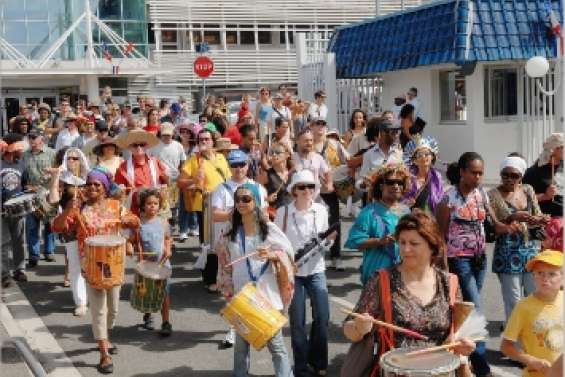 Les artistes sur une fausse note