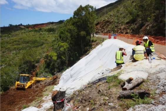 Danger d'amiante sur la route
