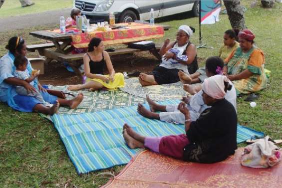 La tétée de bouche à oreille