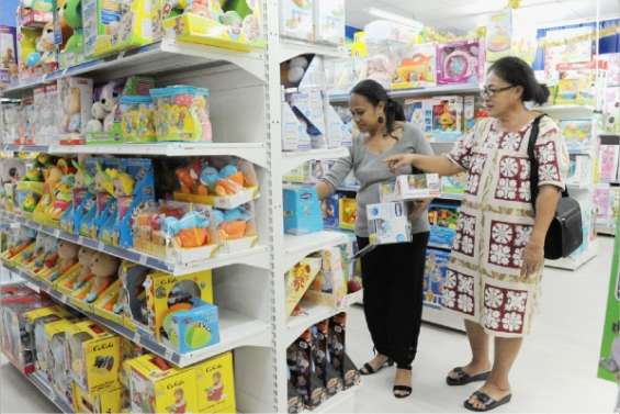 Le père Noël passe au bureau