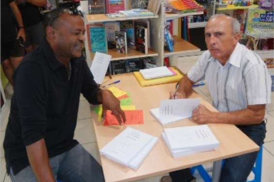 Un Kanadonien en dédicace