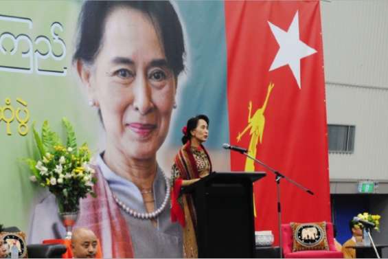 « San Suu Kyi, présidente ! »