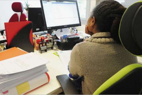 7 000 contractuels à intégrer