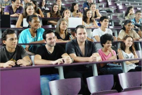 Le campus affiche complet