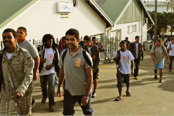 Tenus d'être en tenue