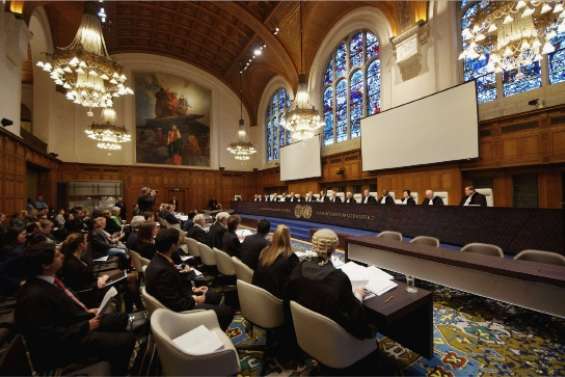 Canberra pointée du doigt