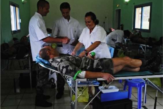 L'armée montre l'exemple