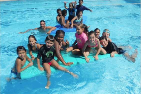 Les jeunes se jettent à l'eau