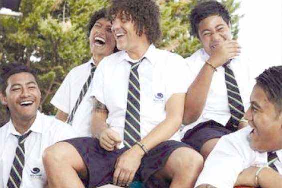 Jonah crispe les Tongiens