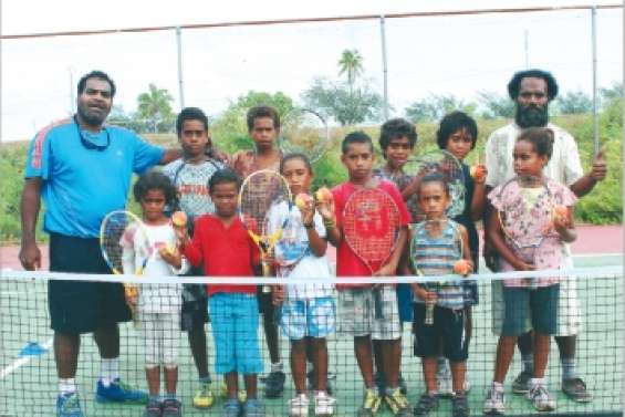 Le tennis fait école