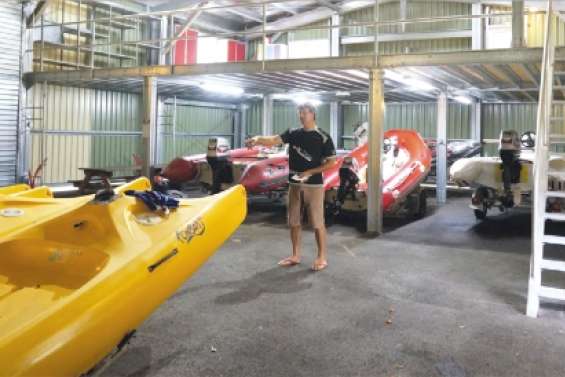 Les Piroguiers à la relance