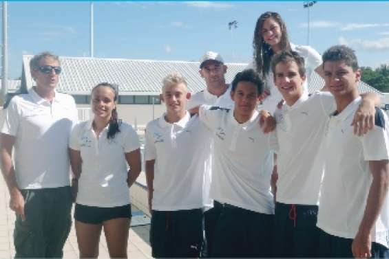 Six Calédoniens dans le grand bain