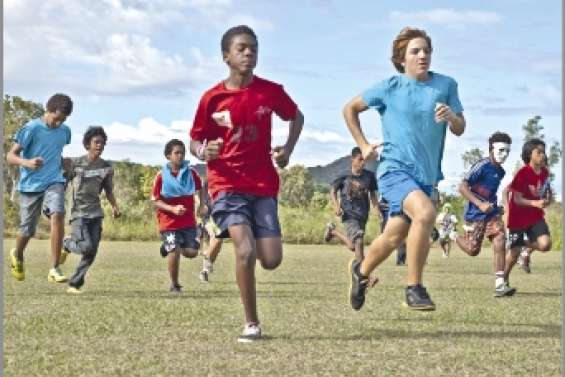 6OO élèves  au coude-à-coude