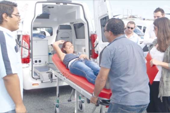Dix ambulances en secours