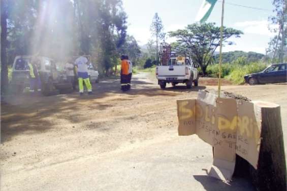 Un barrage en soutien au dispensaire