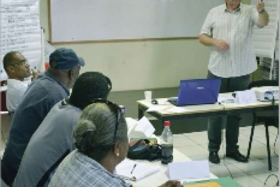 L'USTKE à l'école de la CGT