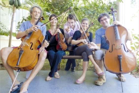 Les violons au diapason